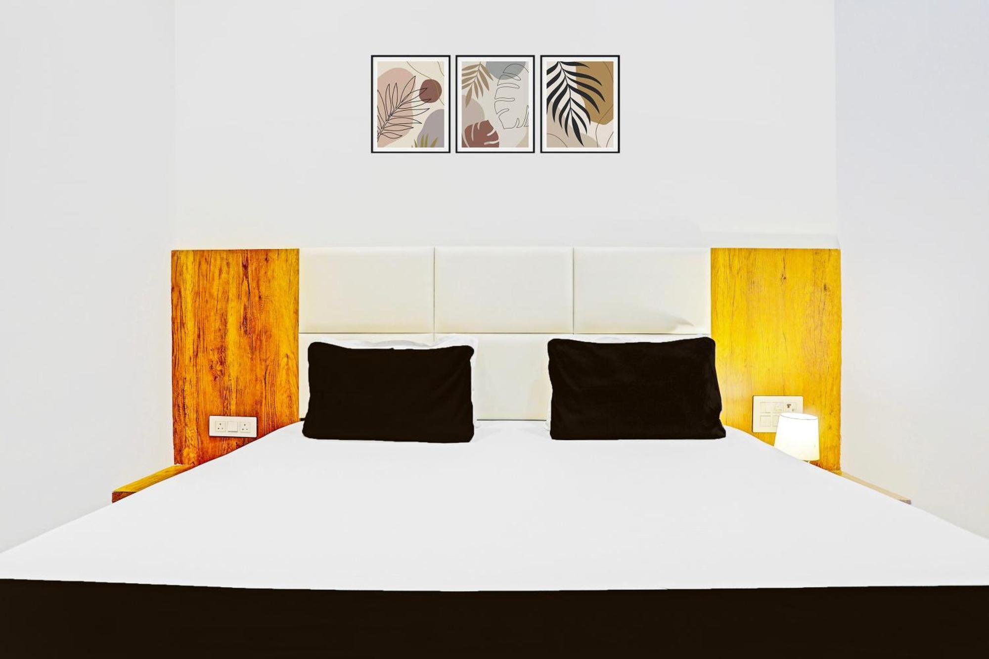 Super Collection O Adajan Formerly Hotel Western Inn Surat Ngoại thất bức ảnh