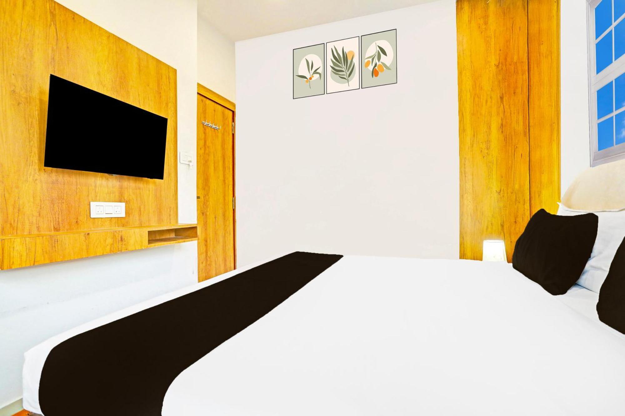 Super Collection O Adajan Formerly Hotel Western Inn Surat Ngoại thất bức ảnh
